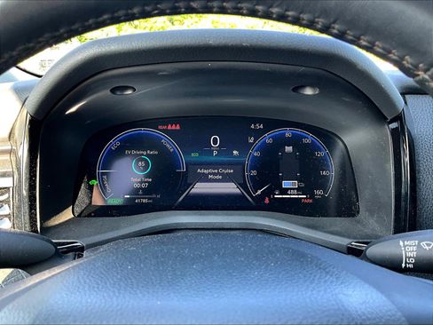 Used 2025 Toyota Camry XLE FWD image 13