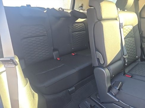 New 2025 Nissan Pathfinder SV w/ Black Appearance Package image 33