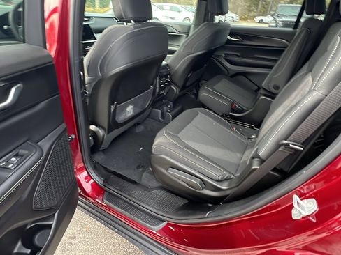 New 2025 Jeep Grand Cherokee L Laredo w/ Luxury Tech Group I image 19