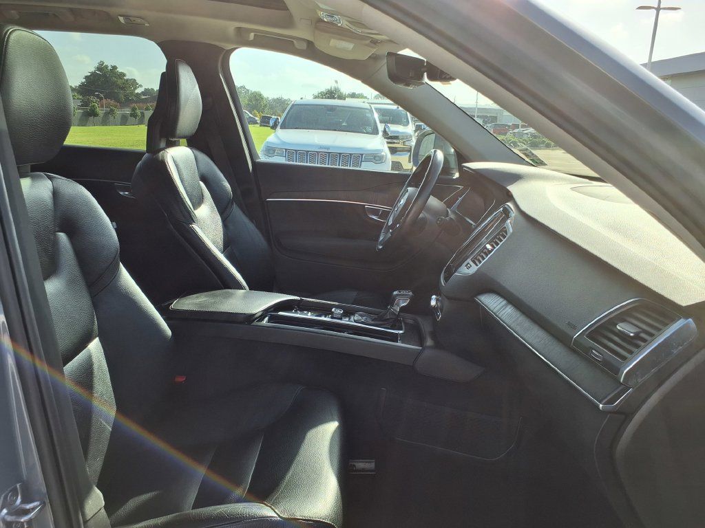 Used 2020 Volvo XC90 T6 Momentum AWD/4WD image 21