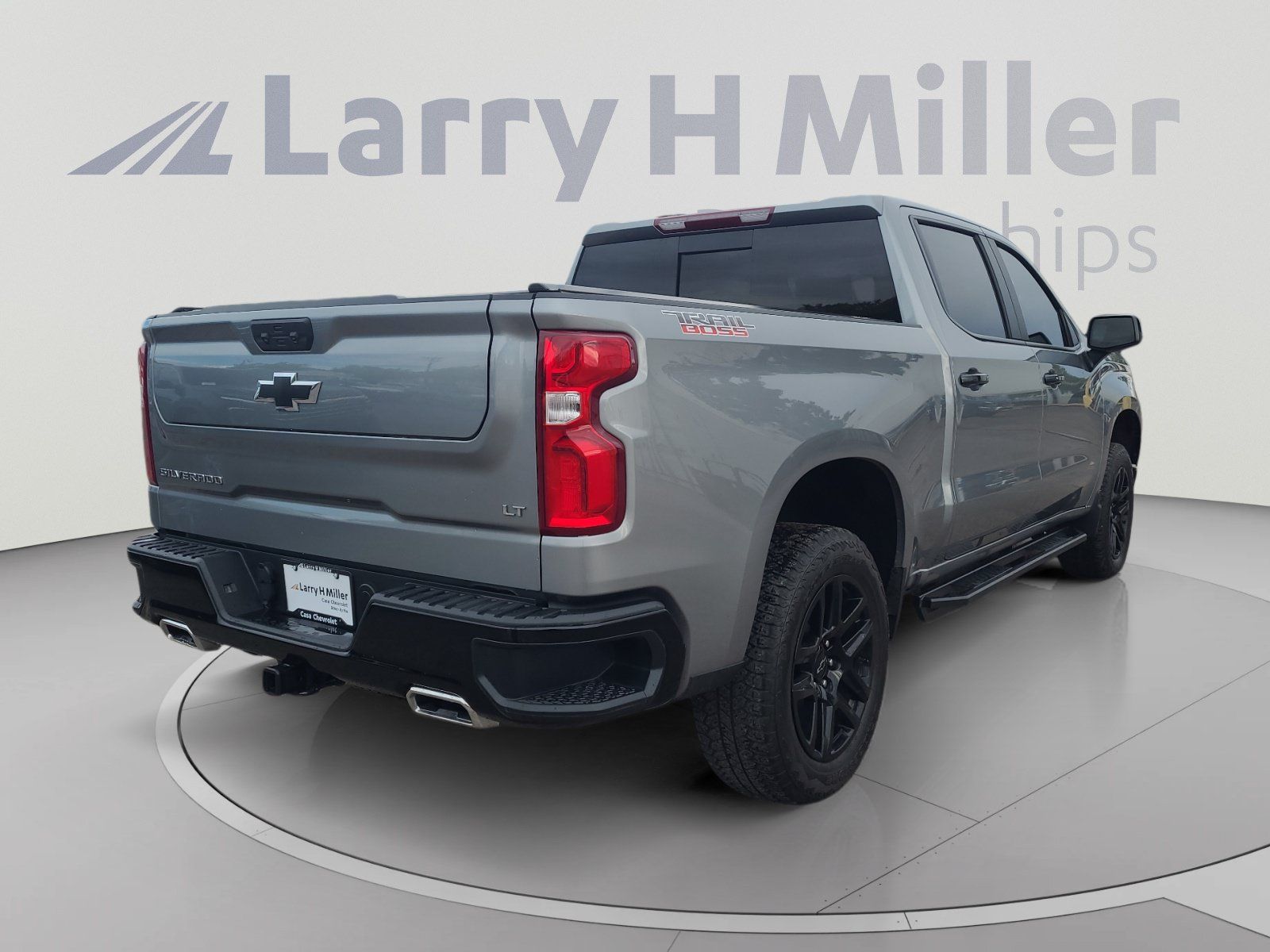 Used 2025 Chevrolet Silverado 1500 LT Trail Boss w/ Convenience Package II AWD/4WD image 5