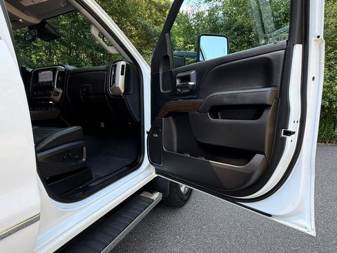 Used 2019 GMC Sierra 2500 Denali w/ LPO, Protection Package AWD/4WD image 29
