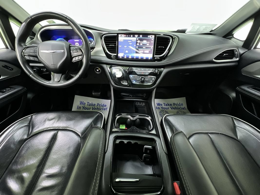 Used 2023 Chrysler Pacifica Limited w/ Uconnect Theater Family Group AWD/4WD image 18