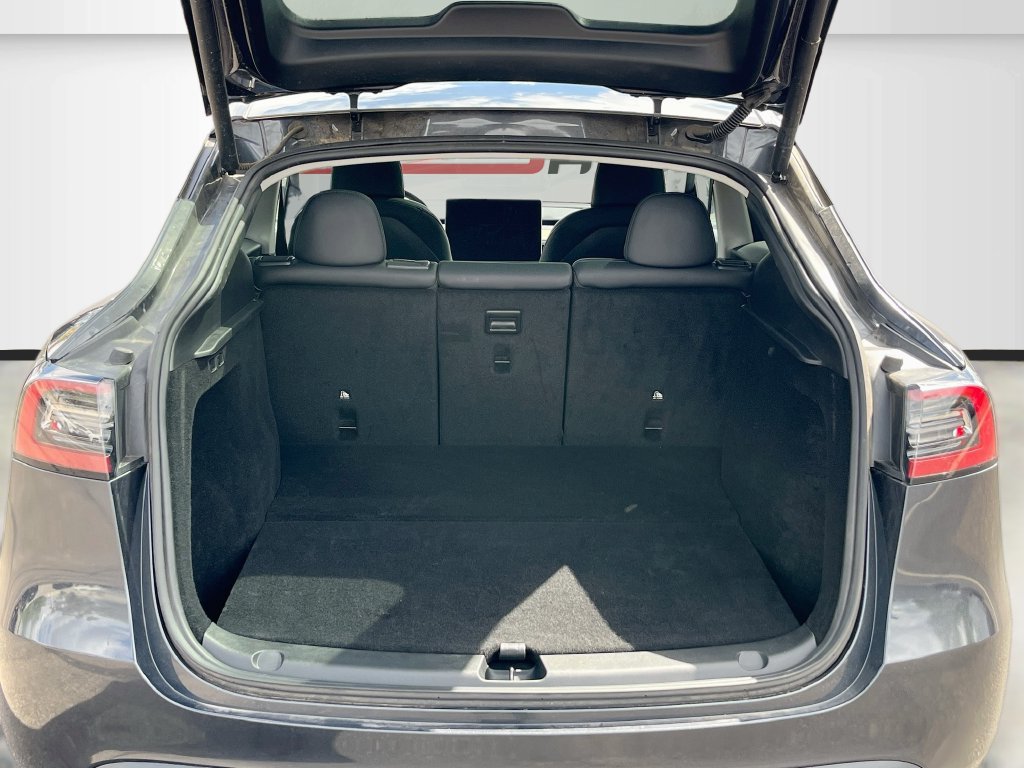 Used 2025 Tesla Model Y Long Range RWD image 26