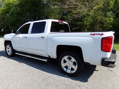 Used 2018 Chevrolet Silverado 1500 LTZ w/ Sport Package AWD/4WD image 9