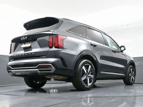 Used 2022 Kia Sorento S image 57