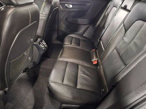 Used 2023 Volvo XC40 B5 Plus w/ Protection Package Premier image 18