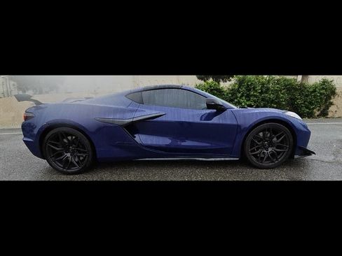 Used 2025 Chevrolet Corvette Z06 w/ Stealth Interior Trim Package image 9