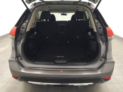 Used 2017 Nissan Rogue SV w/ SV Premium Package FWD image 29
