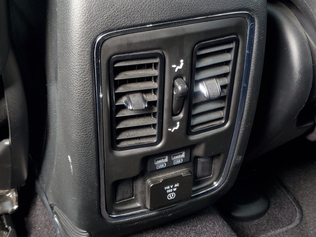 Used 2022 Jeep Grand Cherokee Limited AWD/4WD image 31