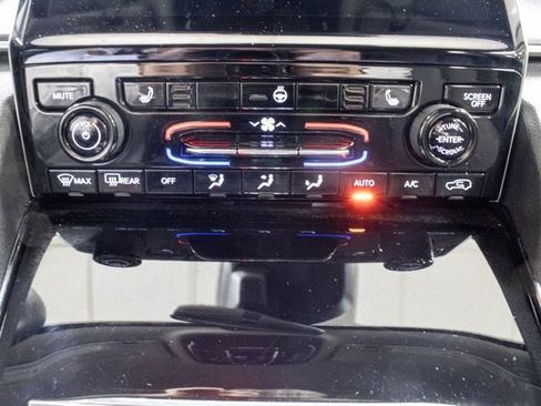 Used 2022 Jeep Grand Cherokee L Limited image 18