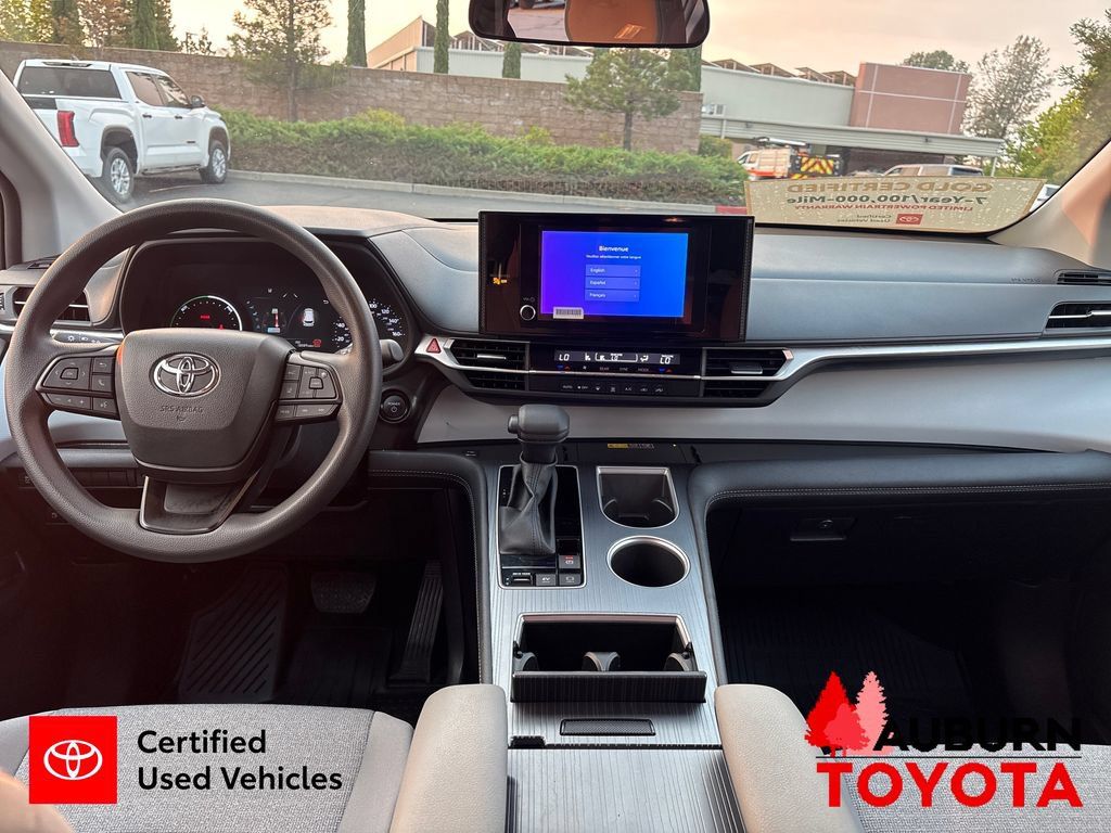 Certified 2025 Toyota Sienna LE AWD/4WD image 20
