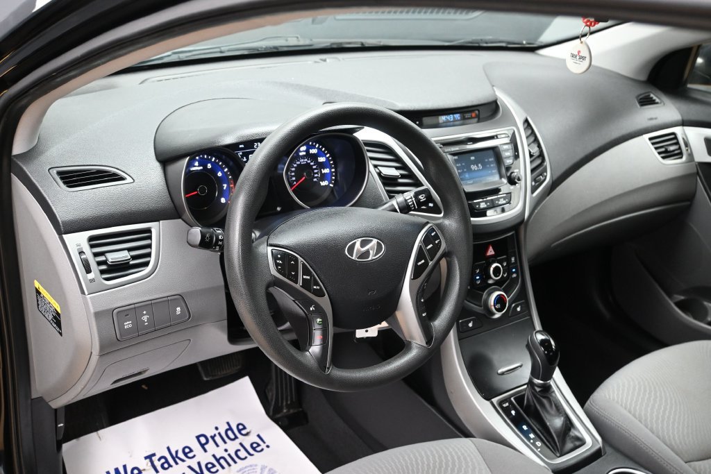 Used 2014 Hyundai Elantra SE w/ Option Group 02 FWD image 11