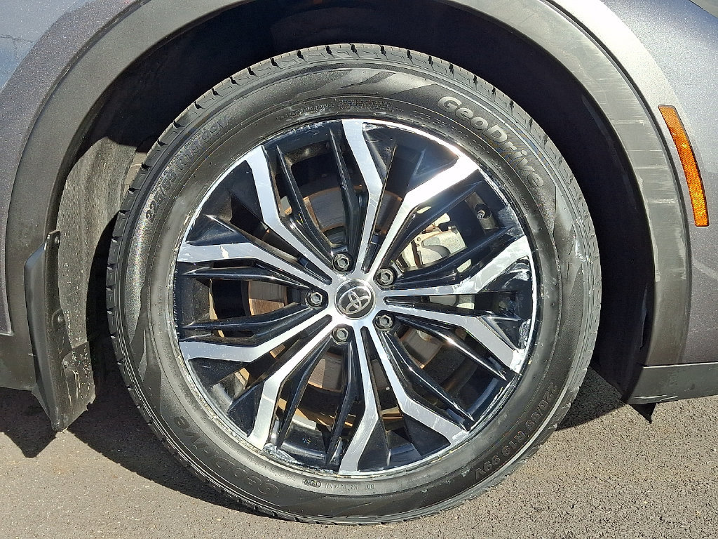 Certified 2023 Toyota Crown AWD/4WD image 8