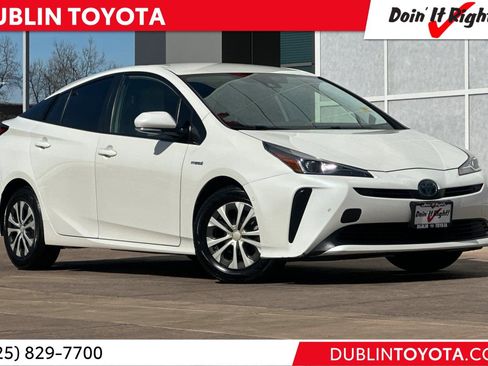 Certified 2020 Toyota Prius LE w/ Carpet Mat Package image 1