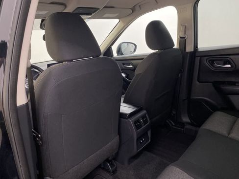 Used 2025 Nissan Rogue SV image 14