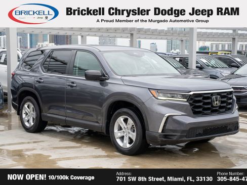 Used 2023 Honda Pilot LX image 3