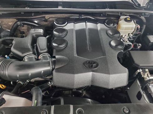 Used 2020 Toyota 4Runner SR5 Premium image 4