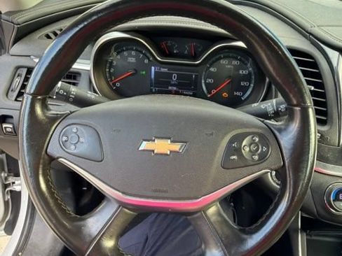 Used 2018 Chevrolet Impala LT FWD image 18