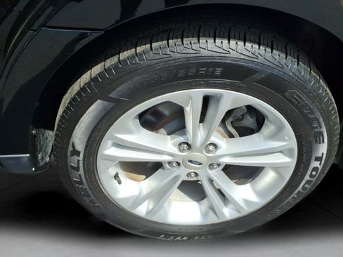Used 2018 Ford Taurus SEL FWD image 14