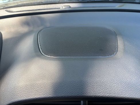 Used 2025 Kia Soul LX w/ LX Technology Package FWD image 17
