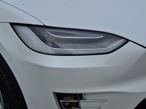 Used 2020 Tesla Model X Long Range image 11