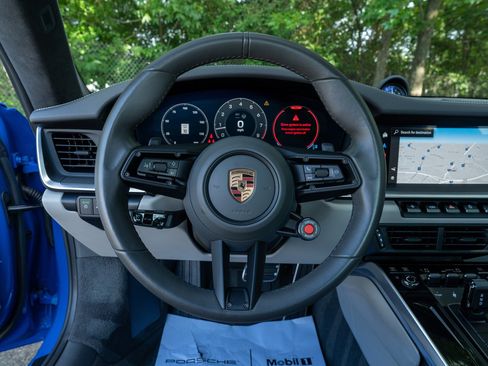 Certified 2025 Porsche 911 Carrera RWD image 25