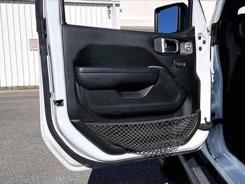 Used 2021 Jeep Wrangler Willys image 16