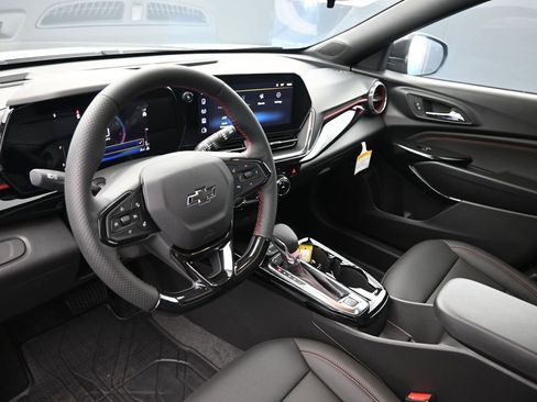 New 2026 Chevrolet Trax RS w/ Sunroof Package image 20