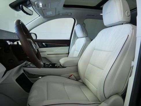 New 2026 Buick Enclave Avenir w/ Super Cruise Package AWD/4WD image 12