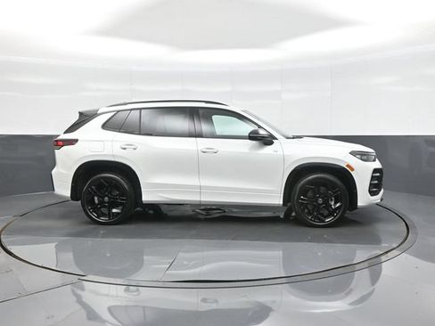 Used 2025 Volkswagen Tiguan SE R-Line AWD/4WD image 8