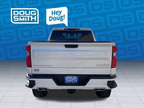 Used 2023 Chevrolet Silverado 1500 High Country w/ High Country Premium Package AWD/4WD image 5