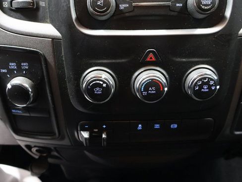 Used 2018 RAM 2500 Tradesman w/ Chrome Appearance Group image 31