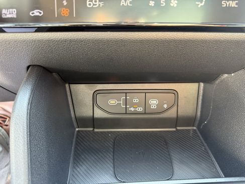 New 2026 Kia Sportage EX w/ EX Panorama Roof Package image 37