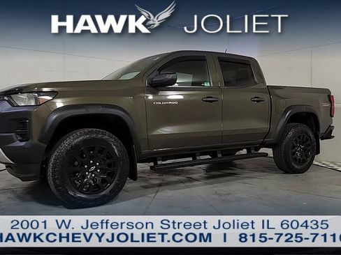 Used 2024 Chevrolet Colorado Trail Boss w/ Advanced Trailering Package AWD/4WD image 3