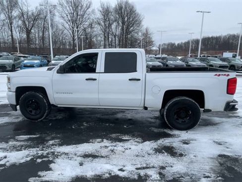 Used 2018 Chevrolet Silverado 1500 W/T w/ Trailering Package image 5