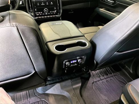 Used 2025 GMC Yukon AT4 w/ LPO, Floor Liner Package image 29