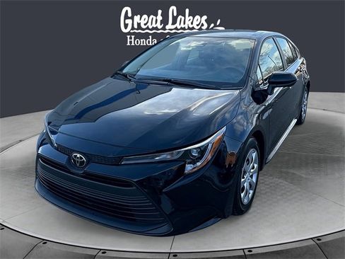 Used 2025 Toyota Corolla LE image 1