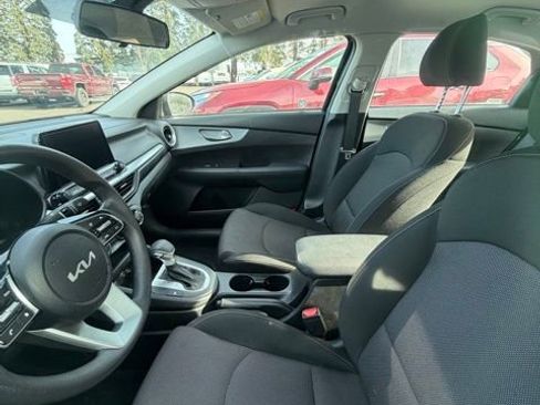 Used 2024 Kia Forte LXS image 8