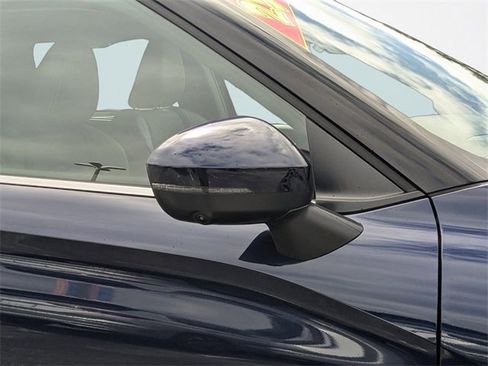 New 2025 Mitsubishi Outlander SE image 11