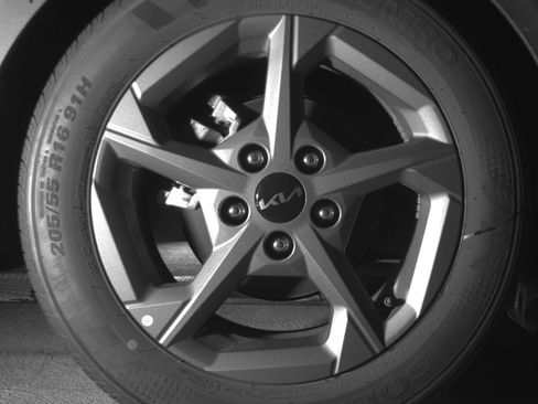 Used 2025 Kia K4 LXS image 15