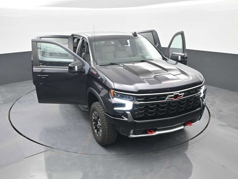 Used 2022 Chevrolet Silverado 1500 ZR2 w/ Technology Package AWD/4WD image 50