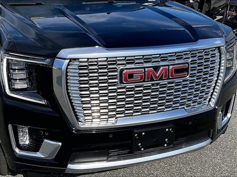 Used 2023 GMC Yukon XL Denali AWD/4WD image 32
