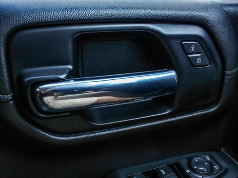 Used 2019 Chevrolet Silverado 1500 RST w/ All-Star Edition AWD/4WD image 9