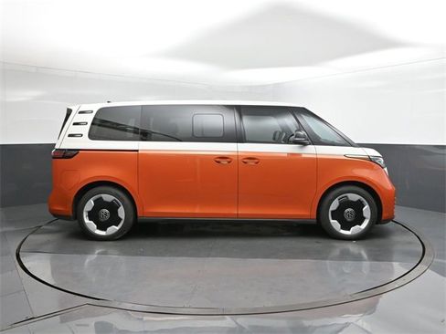 New 2025 Volkswagen ID. Buzz Pro S Plus image 26