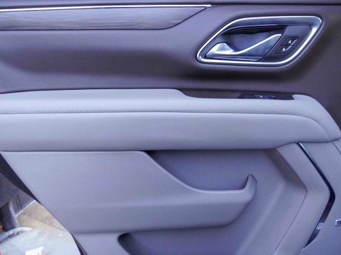 Used 2024 Chevrolet Tahoe Z71 w/ Luxury Package image 30