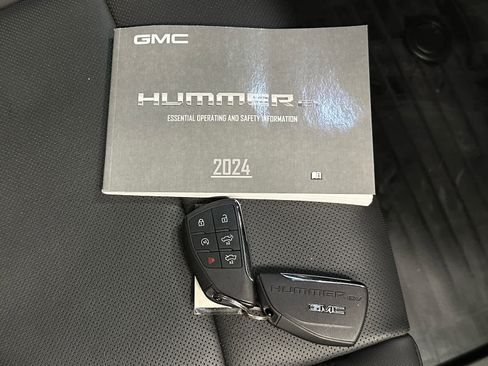 Used 2024 GMC Hummer EV 3X AWD/4WD image 38