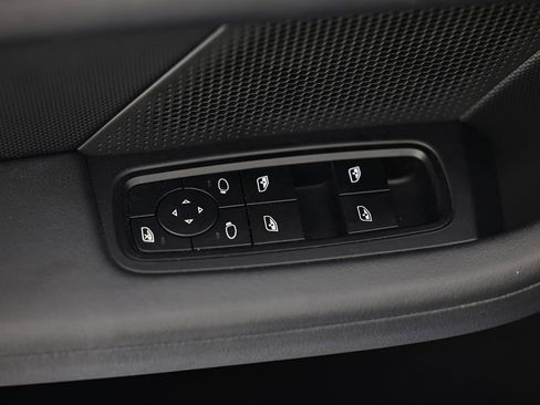 Certified 2022 Porsche Taycan RWD image 21