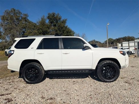 Used 2024 Toyota 4Runner SR5 Premium image 2