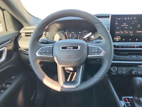 New 2026 Jeep Compass Latitude image 12